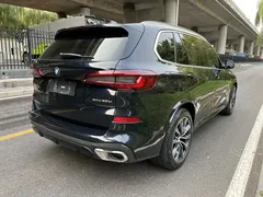 2022 BMW X5 30Li Premium M Sport Package, чёрный — фото 4