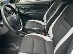 2021 Toyota Yaris L Zhixuan 1.5L CVT Leading, белый — фото 4