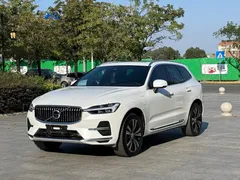 2023 Volvo XC60 T8 PHEV Long Range 4WD Luxury, белый — фото 1