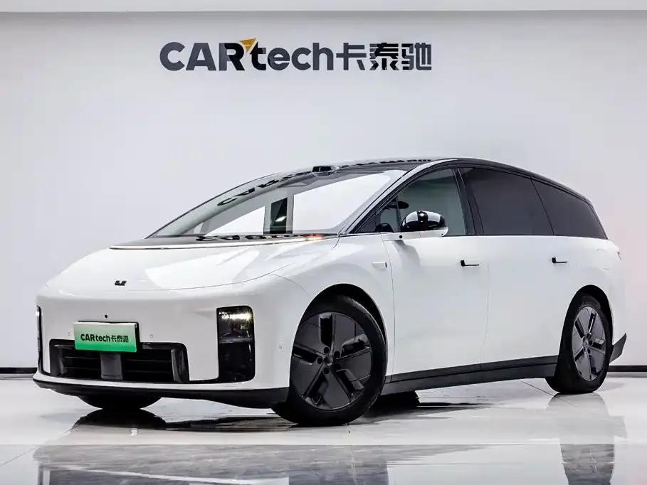 2025 Li Auto i8 Standard
