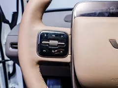 2025 Li Auto i8 Standard, белый — фото 14
