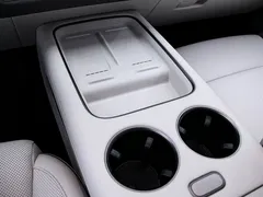 2025 Li Auto i8 Standard, чёрный — фото 10