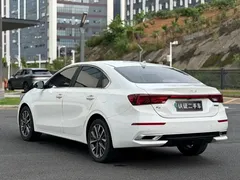 2021 Kia Cerato 1.5L CVT Fashion, белый — фото 9