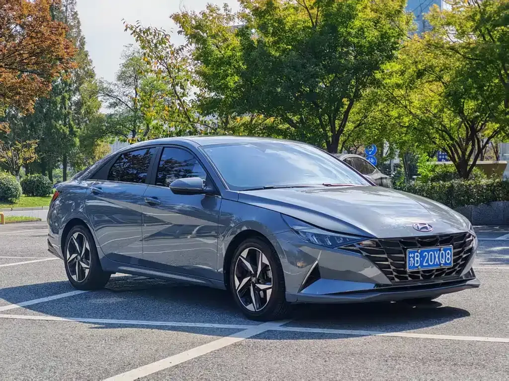 2022 Hyundai Elantra 1.5L CVT LUX Premium