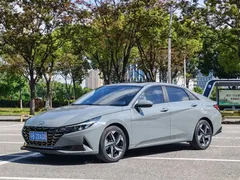 2022 Hyundai Elantra 1.5L CVT LUX Premium, чёрный — фото 3