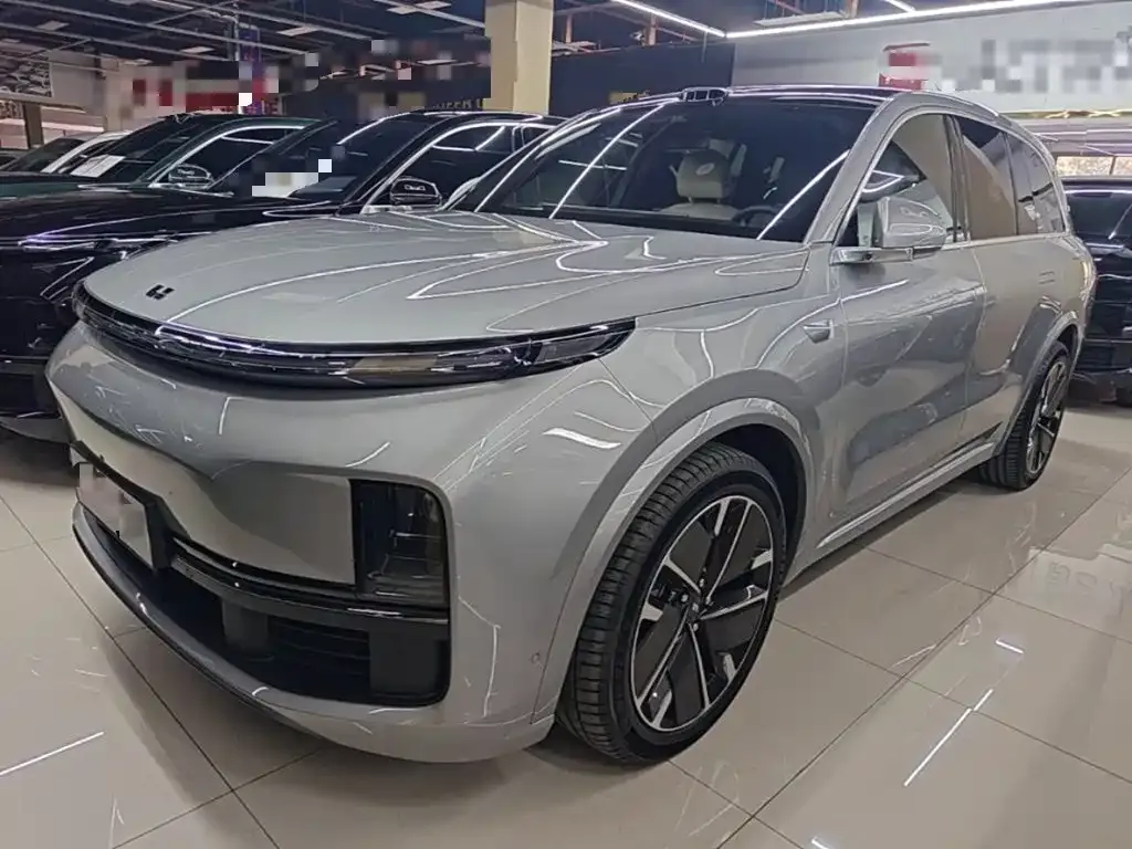 2025 Li Auto L8