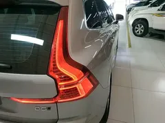 2022 Volvo XC60 4WD Zhiyi Luxury — фото 8