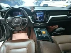 2022 Volvo XC60 4WD Zhiyi Luxury — фото 10