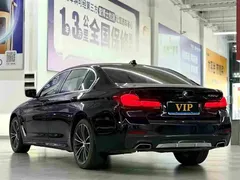 2021 BMW 5 Series 530Li Leading M Sport Package, чёрный — фото 4