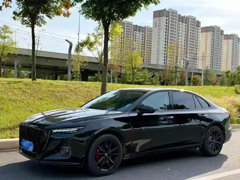 2025 Hongqi H5 2.0T AT