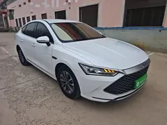 2024 BYD Qin PLUS Honor DM-i PHEV 55km Leading, белый — фото 4