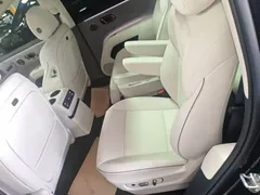 2025 Li Auto i8 Standard, чёрный — фото 17