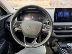 2023 Hongqi E-QM5 Basic Mobility, чёрный — фото 11