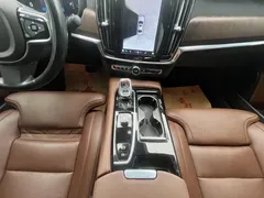 2022 Volvo S90 T8 PHEV Luxury, чёрный — фото 13
