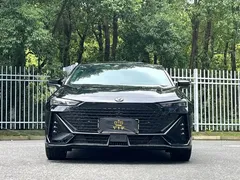 2022 Changan UNI-V 1.5T Premium, чёрный — фото 2