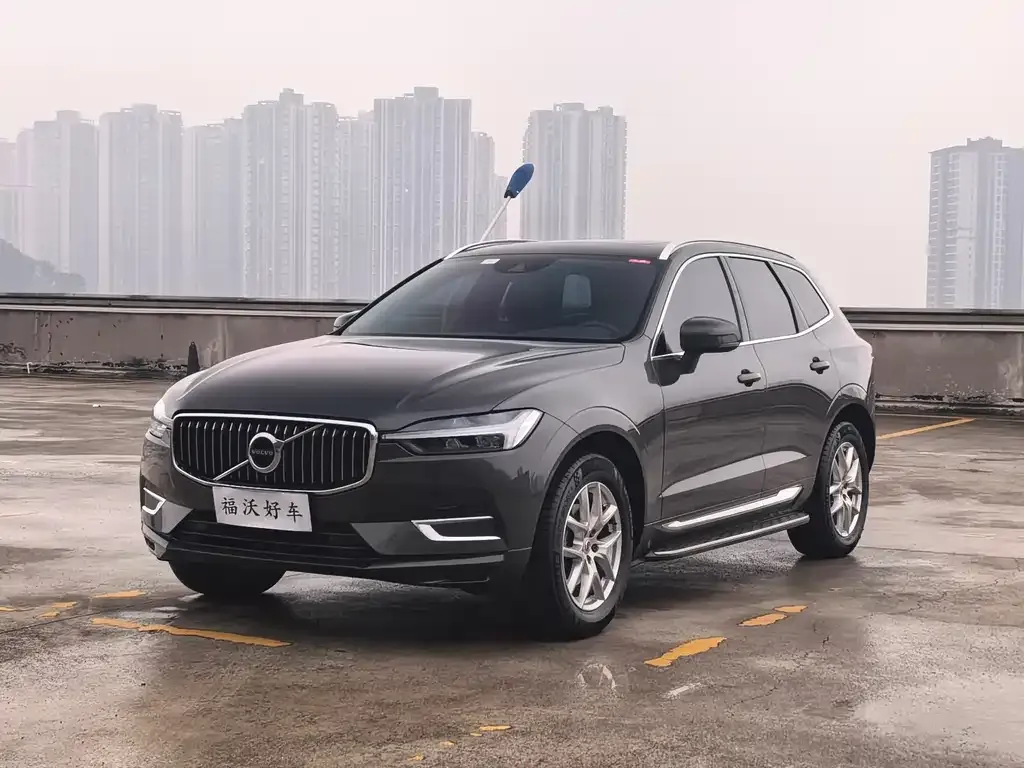 2021 Volvo XC60 4WD Luxury