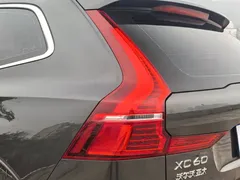 2021 Volvo XC60 4WD Luxury — фото 27