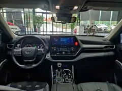 2022 Toyota Highlander 380T 4WD Premium 7-seat, чёрный — фото 5