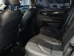 2022 Toyota Highlander 380T 4WD Premium 7-seat, чёрный — фото 9