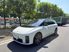 2025 Li Auto i8 Standard, белый — фото 1