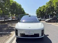 2025 Li Auto i8 Standard, белый — фото 2