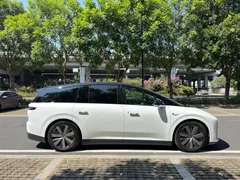 2025 Li Auto i8 Standard, белый — фото 5