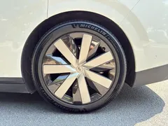 2025 Li Auto i8 Standard, белый — фото 9