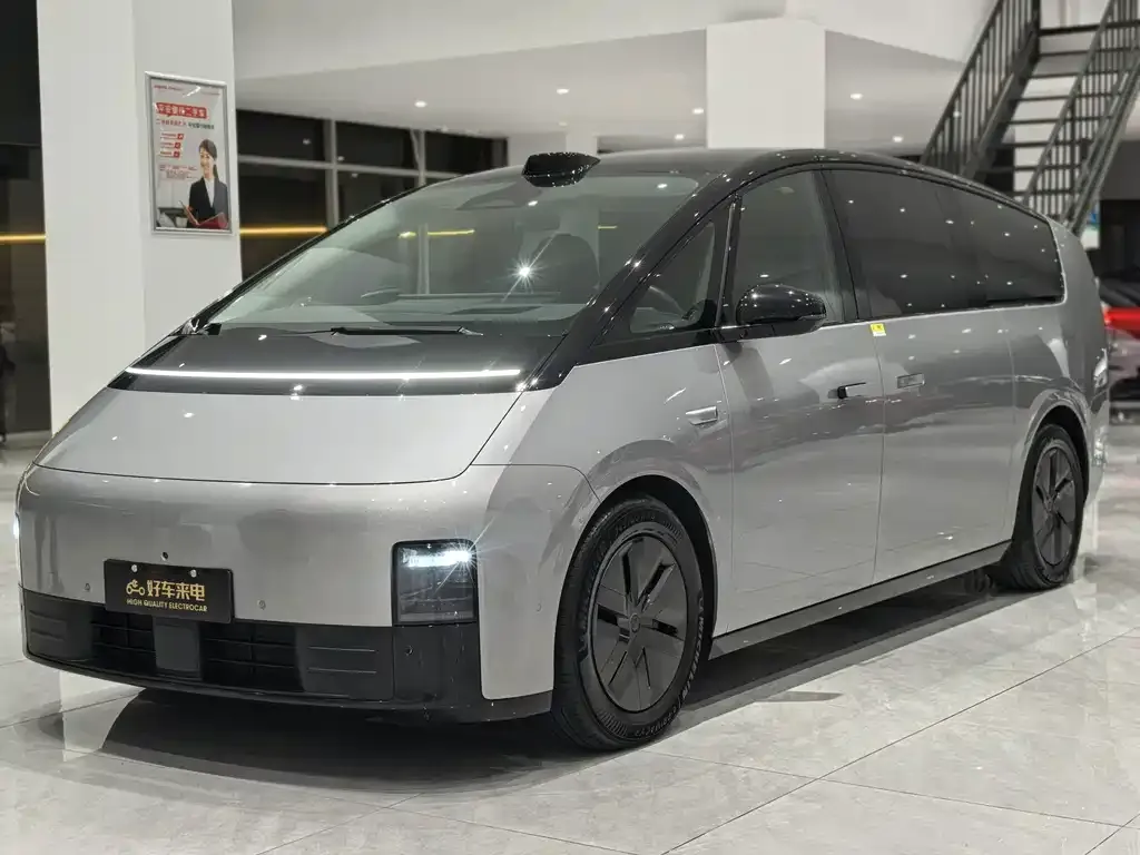 2024 Li Auto MEGA Ultra