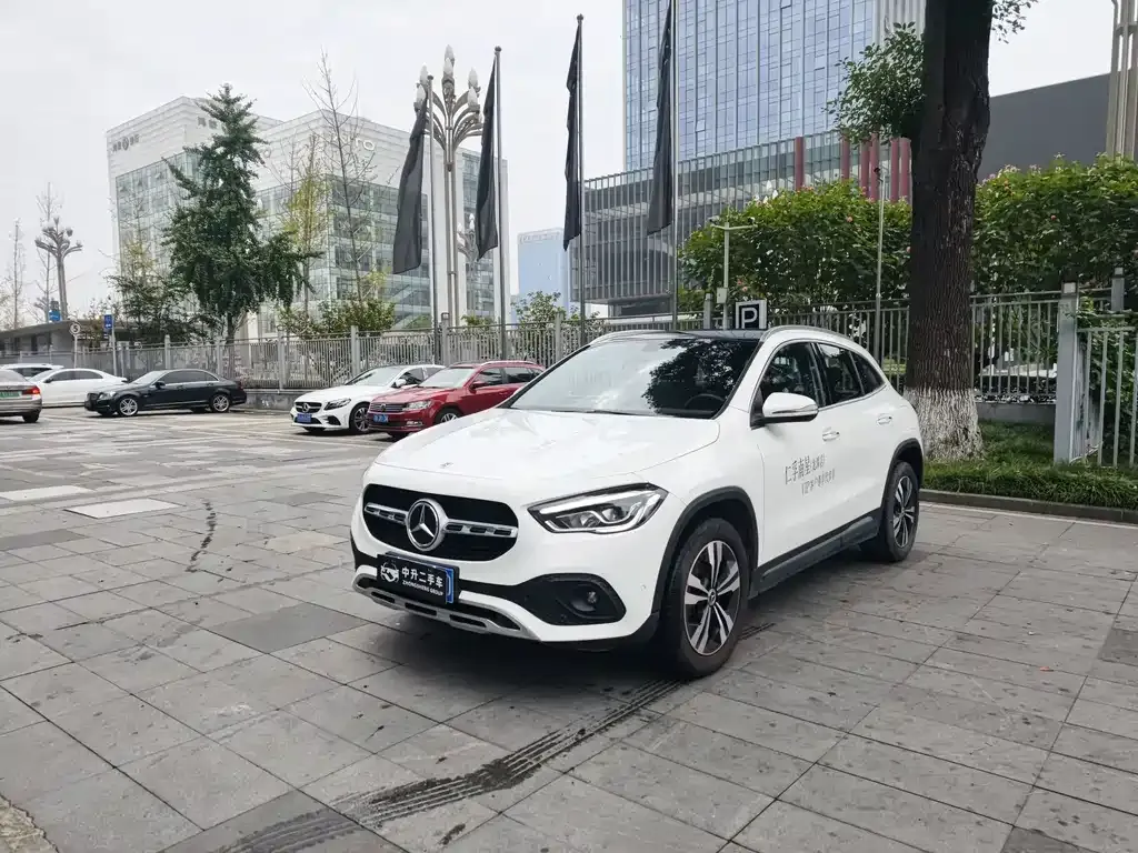 2022 Mercedes-Benz GLA 200