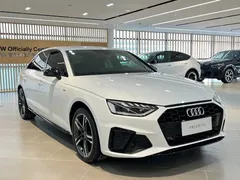 2022 Audi A4L 40 TFSI Luxury Sport, белый — фото 2