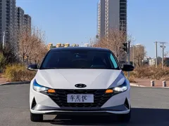 2022 Hyundai Elantra 1.5L CVT LUX Premium, белый — фото 2