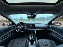 2022 Hyundai Elantra 1.5L CVT LUX Premium, белый — фото 10