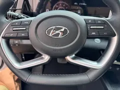 2022 Hyundai Elantra 1.5L CVT LUX Premium, белый — фото 14