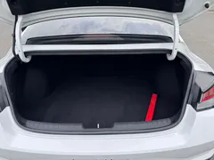 2022 Hyundai Elantra 1.5L CVT LUX Premium, белый — фото 18
