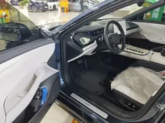 2024 Xiaomi SU7 RWD Long Range Smart Driving, синий — фото 16