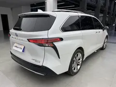 2021 Toyota Sienna 2.5L Hybrid Ultimate, белый — фото 3