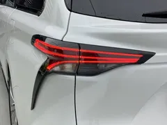 2021 Toyota Sienna 2.5L Hybrid Ultimate, белый — фото 6