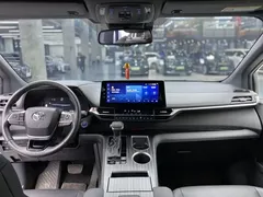 2021 Toyota Sienna 2.5L Hybrid Ultimate, белый — фото 8