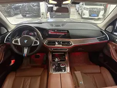 2022 BMW X7 xDrive40i Executive M Sport Package, чёрный — фото 4