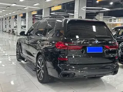2022 BMW X7 xDrive40i Executive M Sport Package, чёрный — фото 9