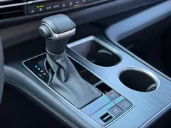 2021 Toyota Sienna 2.5L Hybrid Premium, белый — фото 11