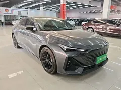 2022 Changan UNI-V 1.5T Premium — фото 4