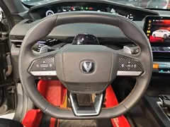 2022 Changan UNI-V 1.5T Premium — фото 11