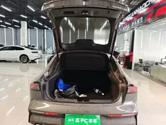 2022 Changan UNI-V 1.5T Premium — фото 19