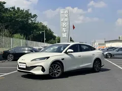 2025 BYD Seal 06 DM-i PHEV 120KM Smart Driving Premium, белый — фото 1