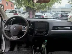 2021 Mitsubishi Outlander 2.0L 2WD 5 Seats, белый — фото 4