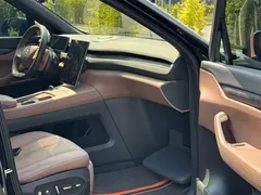 2023 Nio ES8 100kWh Executive, чёрный — фото 10