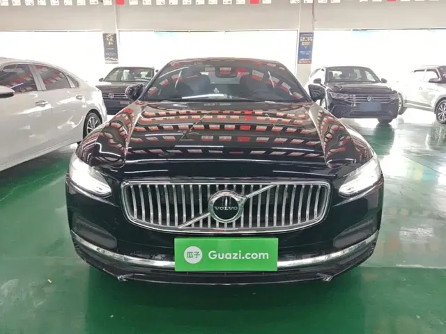 2023 Volvo S90