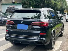 2022 BMW X5 40Li Premium M Sport Package, чёрный — фото 2