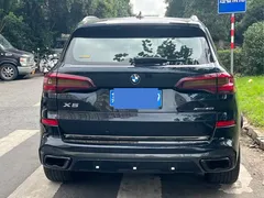 2022 BMW X5 40Li Premium M Sport Package, чёрный — фото 6